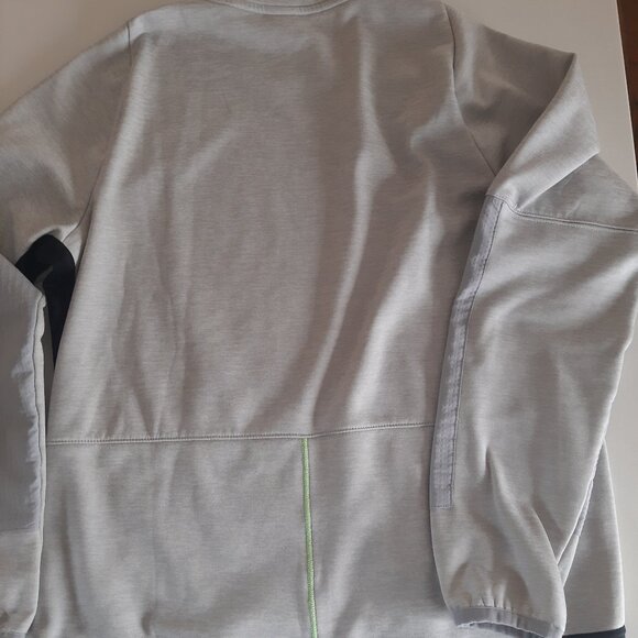 Nike Therma Crew Neck - Gray Sweatshirt - Men's Medium - Picture 9 of 12